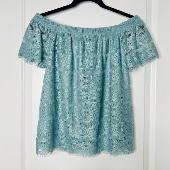 Lily White Women's Blue Lace Off The Shoulder Top in Size Medium Lined - Picture 7 of 7